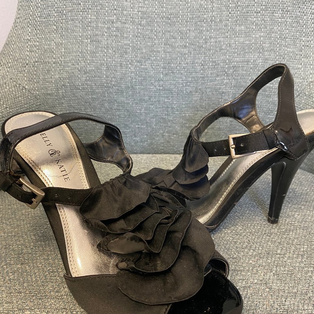 Kelly & Katie Ruffled Heels - Picture 3 of 5